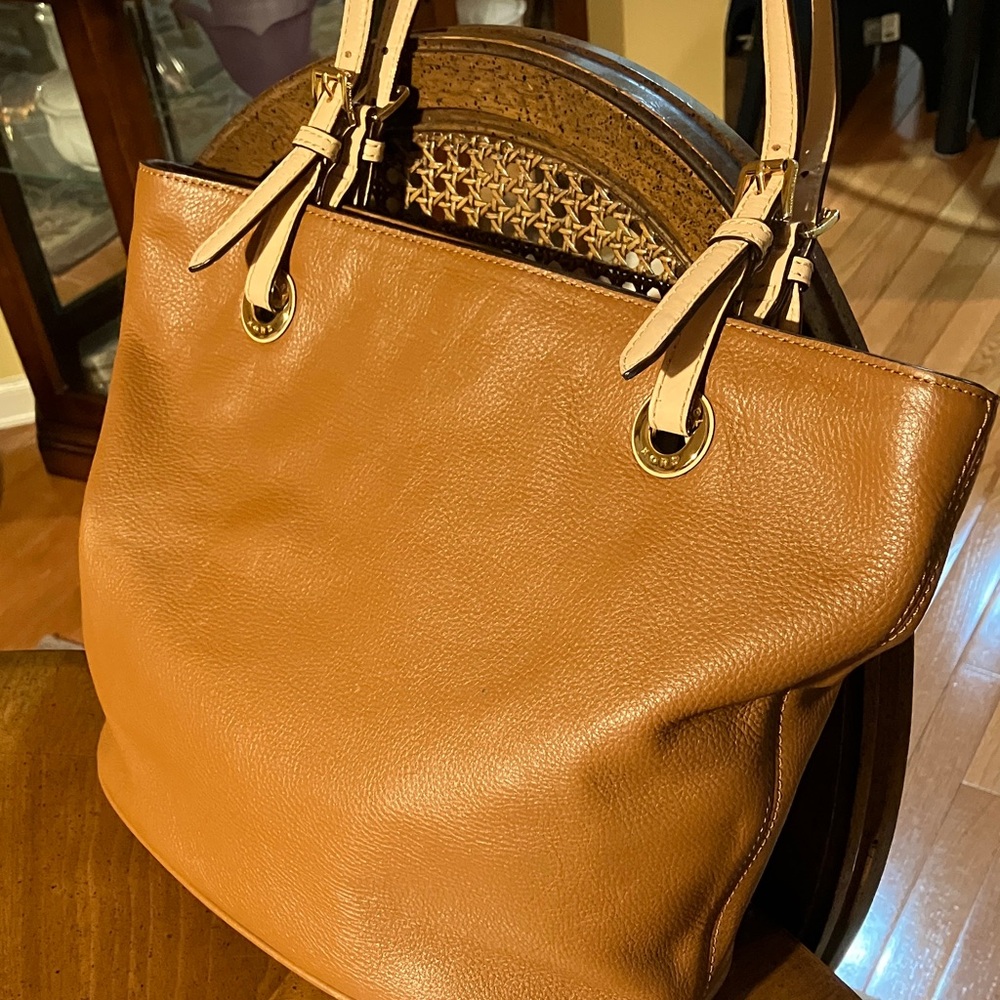 Michael Kors Beige Logo Interior Bag